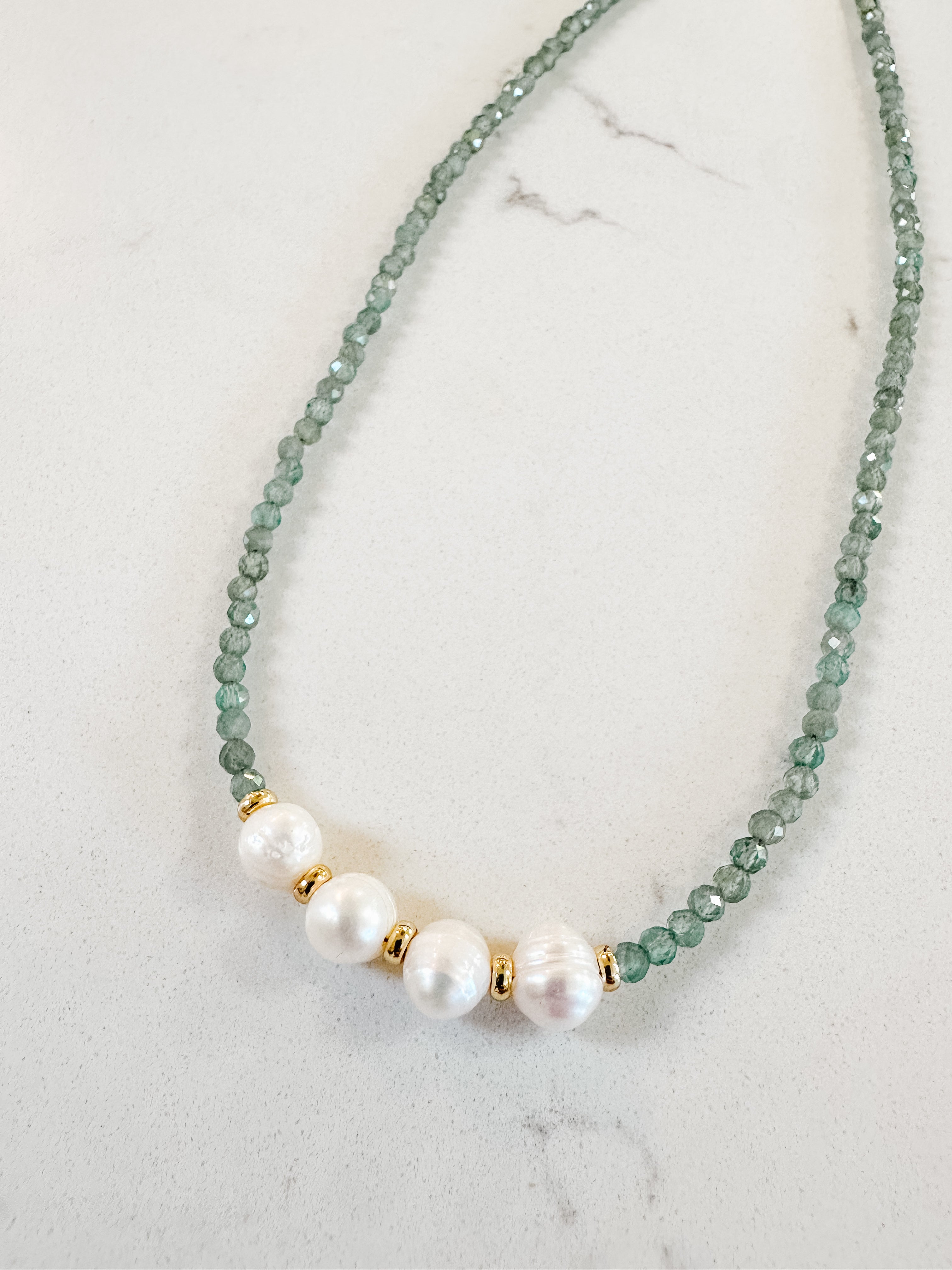 Pearly Days Necklace